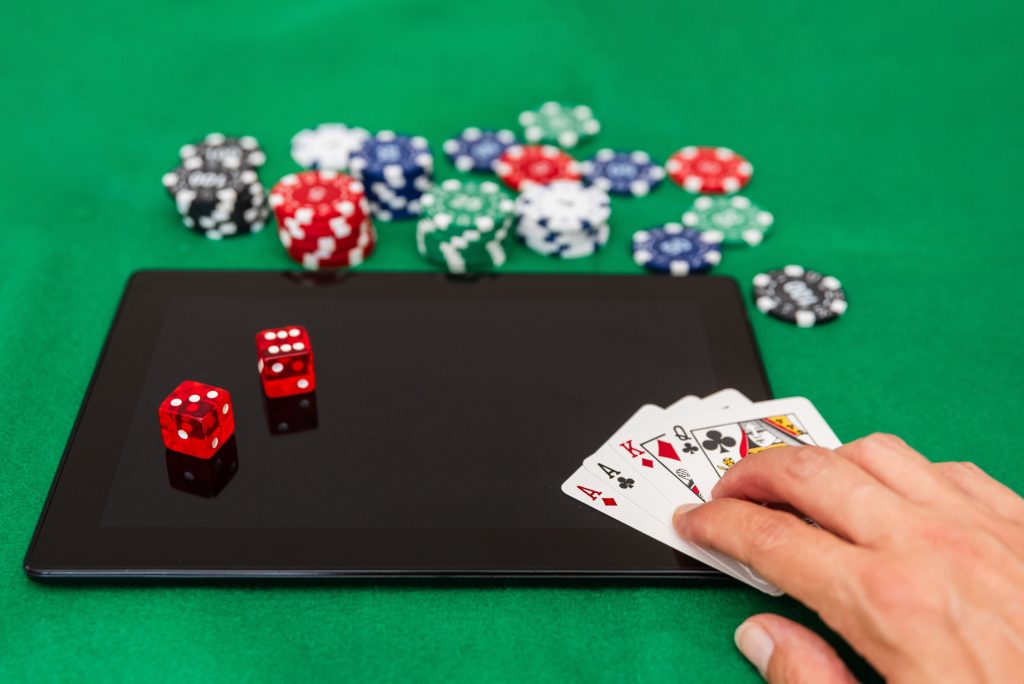 Tips for Maintaining Control While Gambling Online